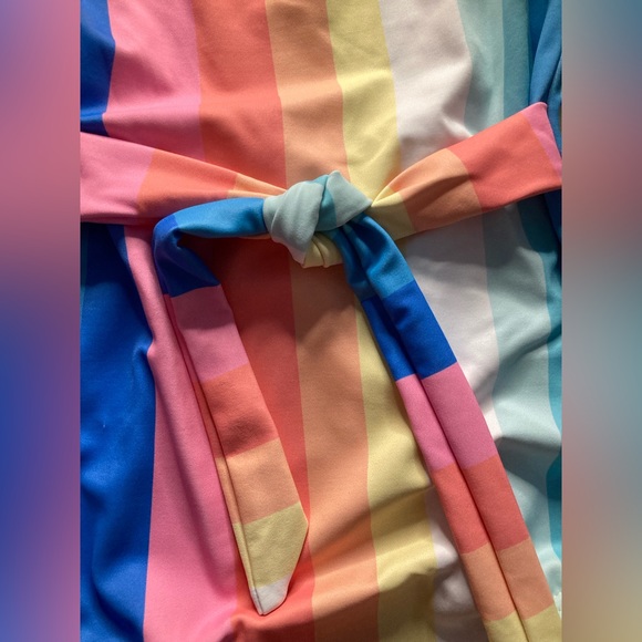 Billabong ๐ Me n You Girlsโ Striped Rainbow Tie Vacation One Piece ๐๐๏ธ - Picture 6 of 12